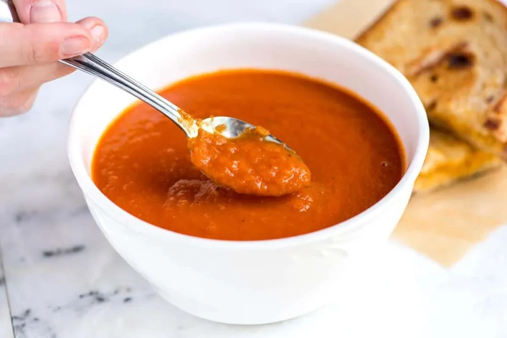 Tomato Basil Soup in Grilles Cheese